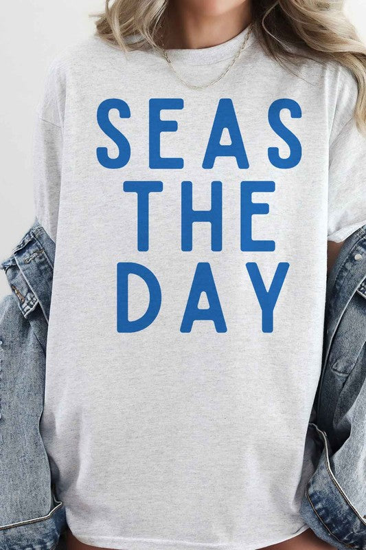 SEAS THE DAY OVERSIZED GRAPHIC TEE